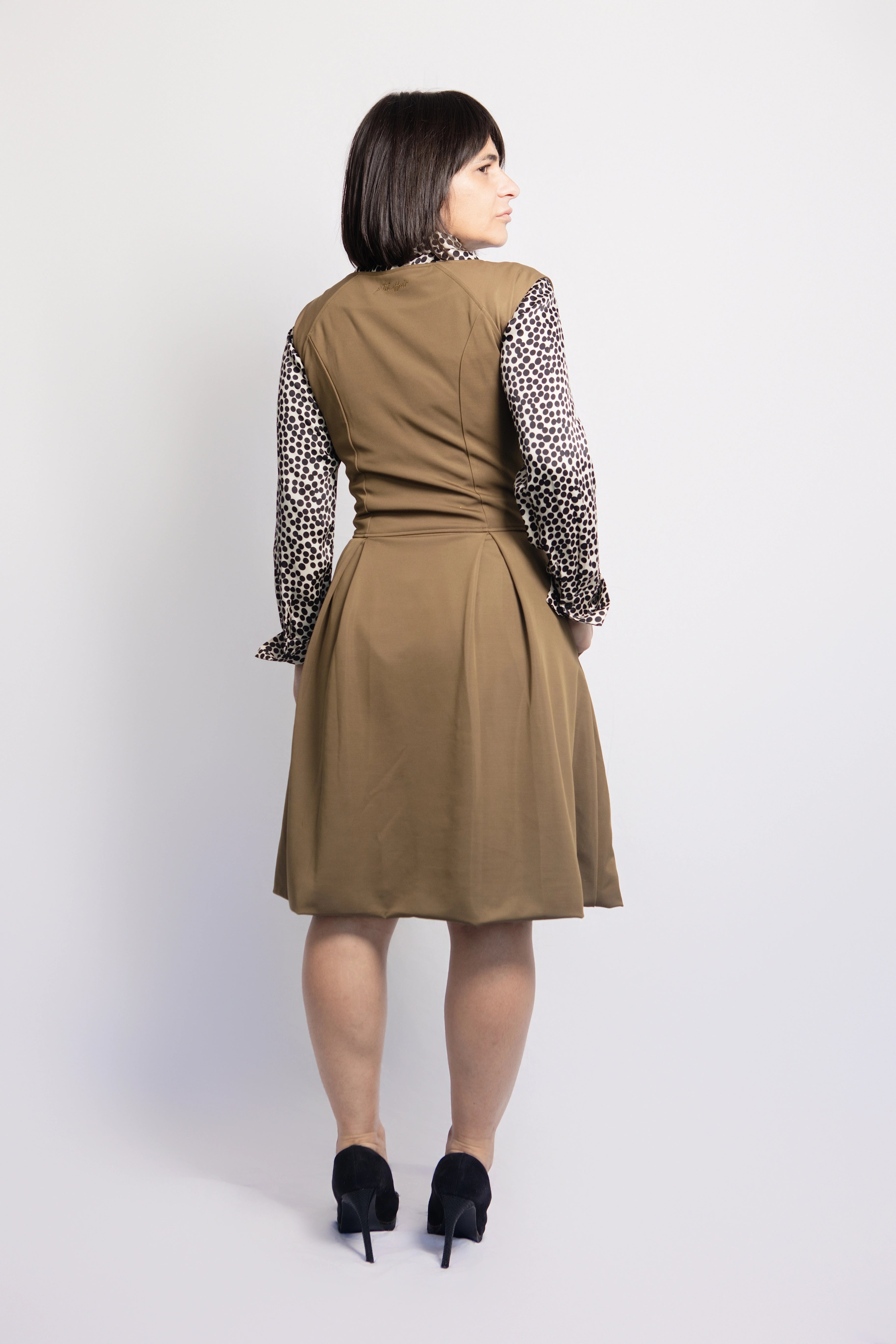 Back view of petite olive green midi dress with pockets, tailored fit for petite women under 5'3, sustainable fashion made in Portugal